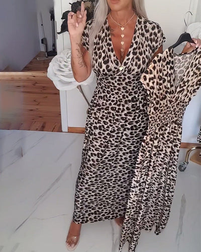 Threadanova | Elegant dress with leopard print and V-neck.
